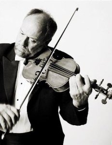 people-violinist-benjamin-hudson-mask9 (1)